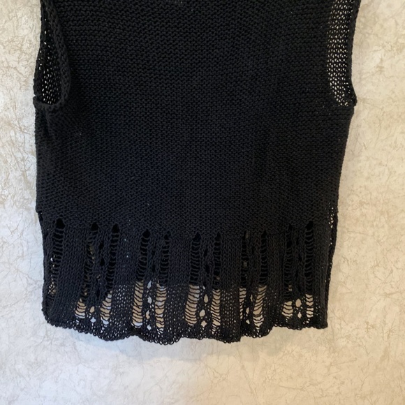 Dalya Knit Vest - Picture 6 of 12